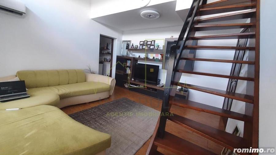 Apartament cu 4 camere semidecomandat în Girocului