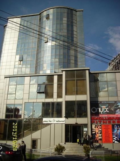 Birou, de 38 mp, în Vitan Mall
