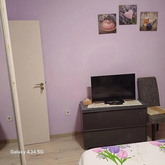 Garsonieră decomandată în Boema