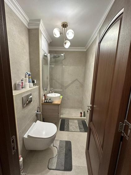 Apartament cu 3 camere decomandat în Hala Centrală