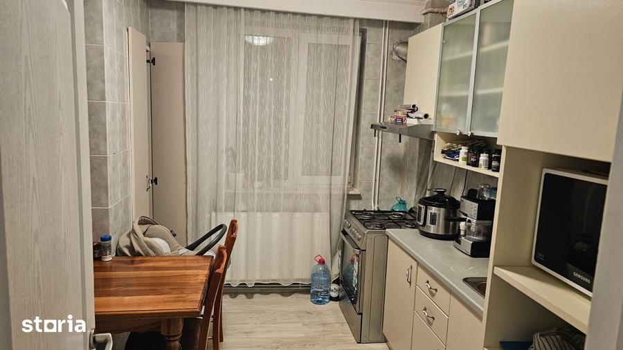 Apartament cu 4 camere decomandat în Central