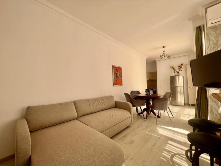 Apartament cu 2 camere decomandat, mobilat în P-ța Ovidiu
