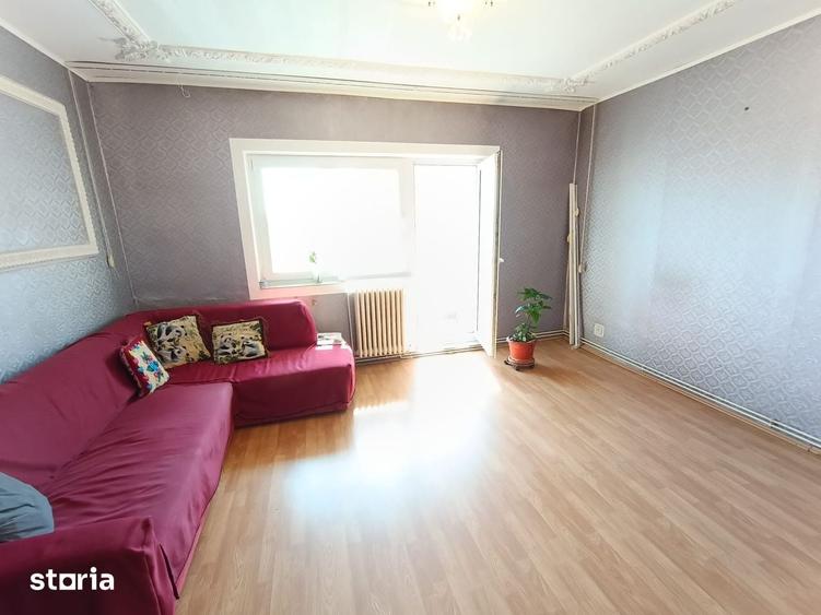 Apartament cu 4 camere decomandat în Micălaca