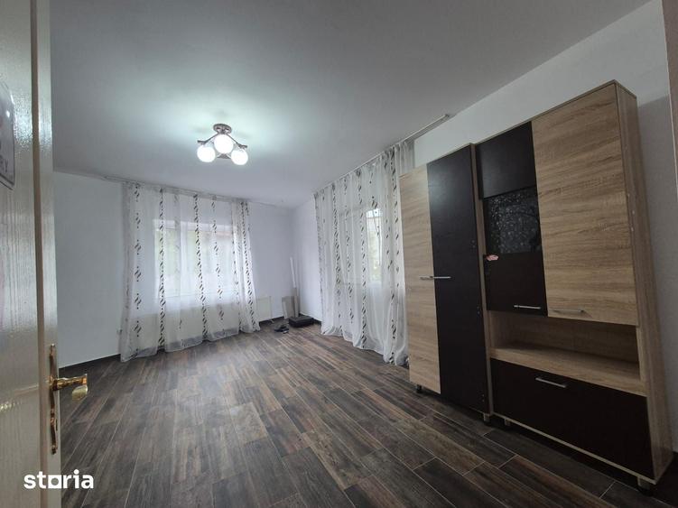 Casă cu 3 camere cu Teren 400 Mp în Central