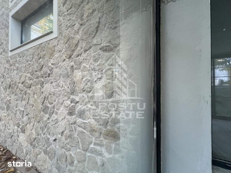 Casă cu 5 camere cu Teren 650 Mp în Soarelui