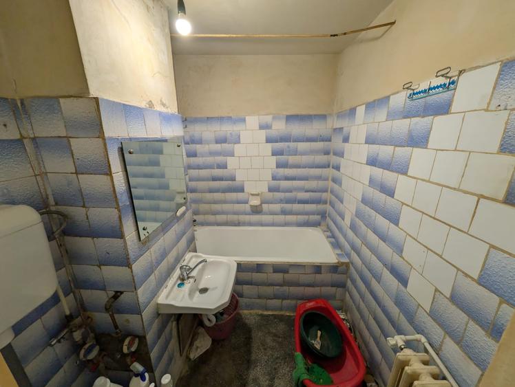 Apartament cu 3 camere decomandat în Drumul Taberei