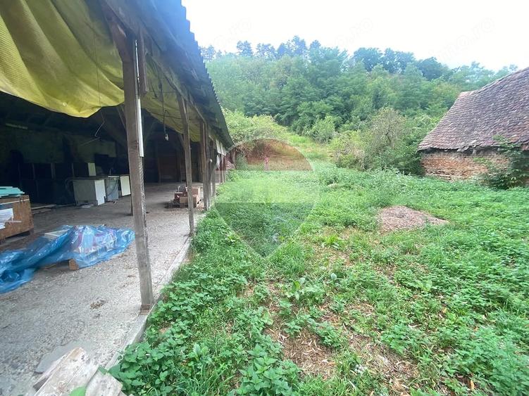 Casă cu Teren 1523 Mp în Valchid