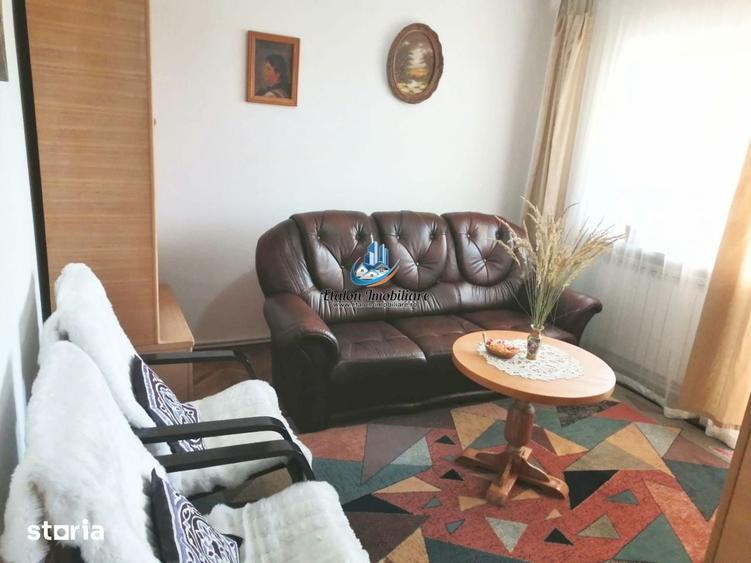 Apartament cu 3 camere decomandat în Est