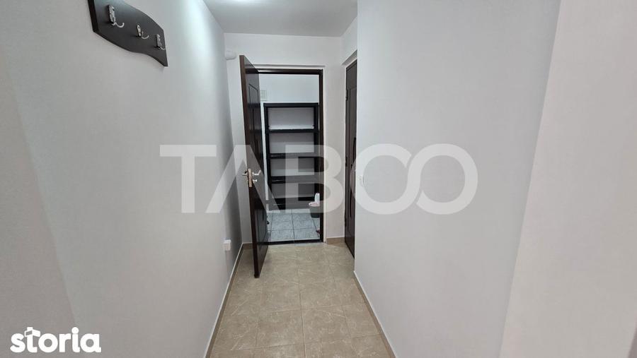 Apartament cu 3 camere decomandat, mobilat în Ștrand