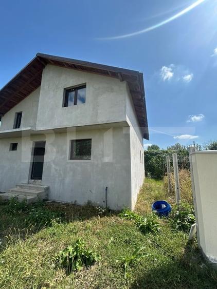 Casă individuală cu 4 camere cu Canalizare în Lazuri