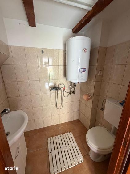 Casă cu 3 camere cu Teren 2974 Mp în Central