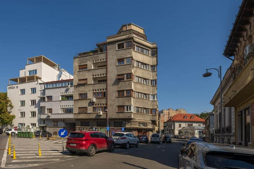 Apartament cu 2 camere semidecomandat, mobilat în P-ța Romană
