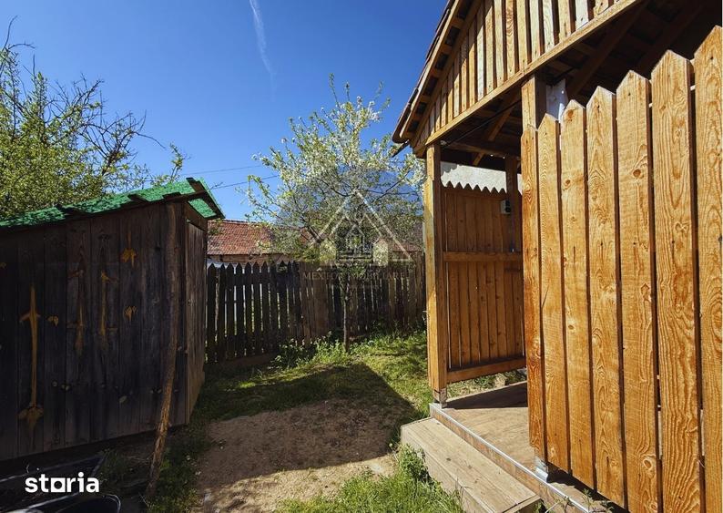 Casă cu 2 camere decomandat cu Teren 1400 Mp în Vânători