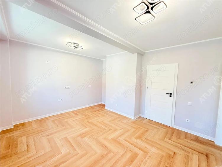 Casă cu 7 camere cu Teren 644 Mp în Central