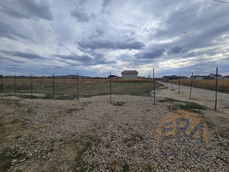 Teren intravilan | Dublu Front | 653mp | Cheriu - Central - 2