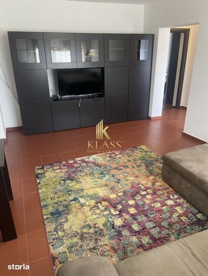 Apartament cu 3 camere semidecomandat în Gara de Nord
