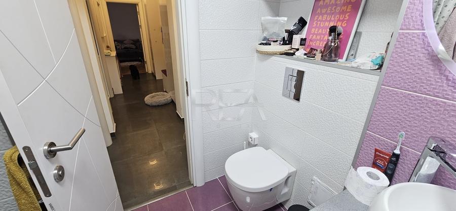 Apartament cu 3 camere decomandat, mobilat în Decebal