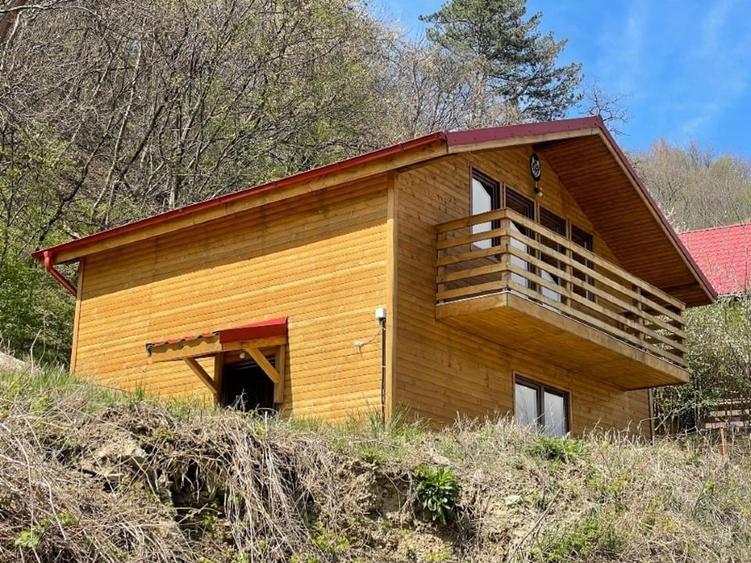 Casă individuală cu 3 camere cu Canalizare în Orăștioara de Sus