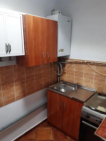 Garsonieră decomandată în Central