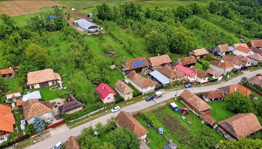 Casă individuală cu 2 camere cu Canalizare în Sâncraiu