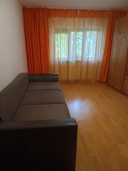 Apartament cu 2 camere decomandat în Exterior Vest