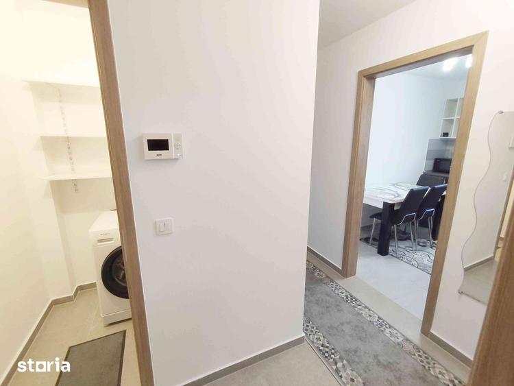 Apartament cu 2 camere decomandat în Tractorul