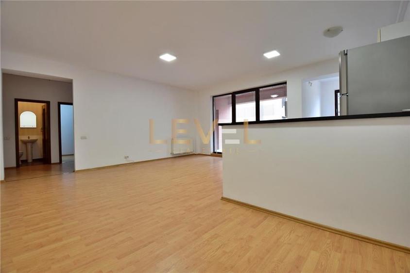 Apartament cu 3 camere decomandat, mobilat în Herăstrău