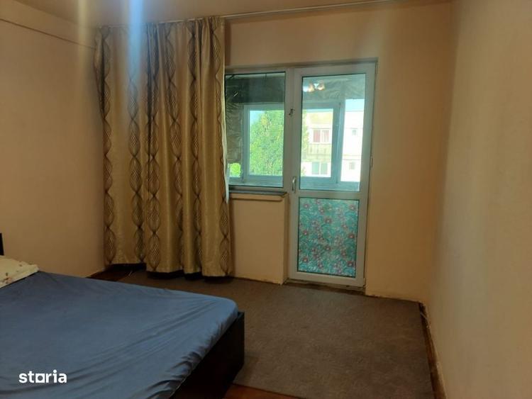 Apartament cu 3 camere decomandat în Valea Rosie