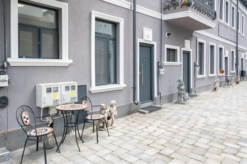 Apartament cu 3 camere, mobilat în Tineretului