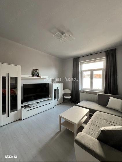DECEBAL, PIATA MUNCII. Apartament cu 2 camere de inchiriat