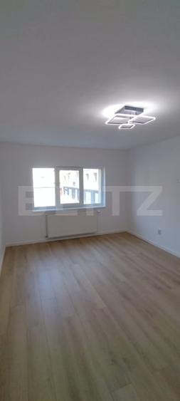 Apartament cu 3 camere decomandat în Zorilor
