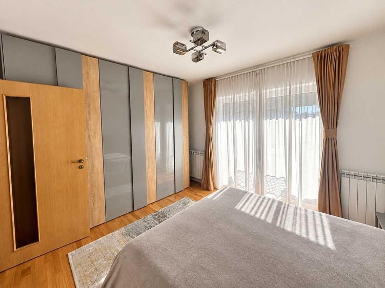 Apartament cu 3 camere decomandat în Dumbrăvița