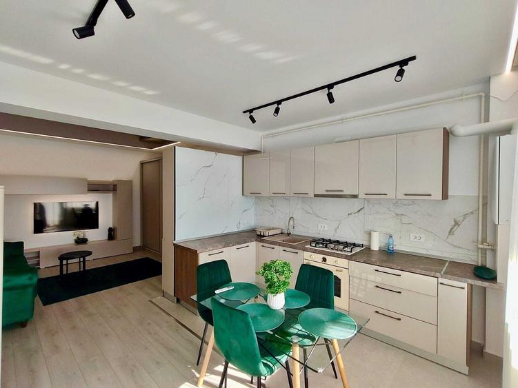 Apartament cu 3 camere decomandat în Energia