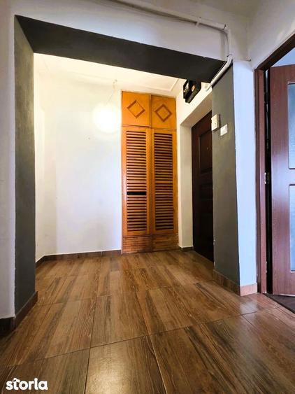 Apartament cu 2 camere decomandat în Podul de Fier