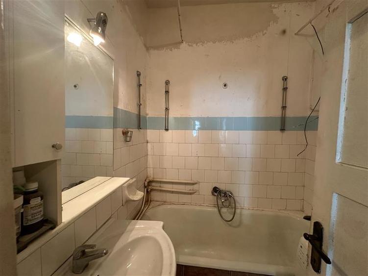 Apartament cu 3 camere decomandat în Luncă