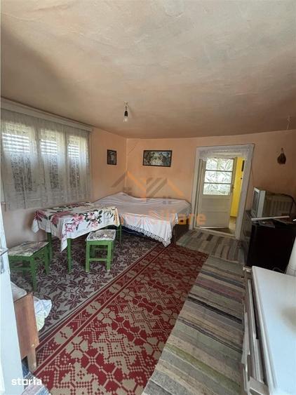 Casă cu 4 camere cu Teren 5526 Mp în Cociuba Mare