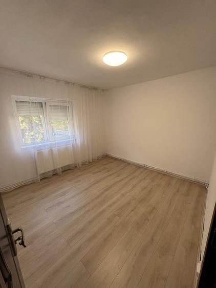 Apartament cu 2 camere decomandat în 1 Mai