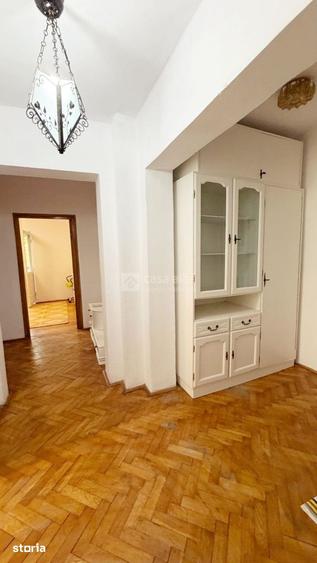 Apartament cu 2 camere decomandat în Hala Centrală