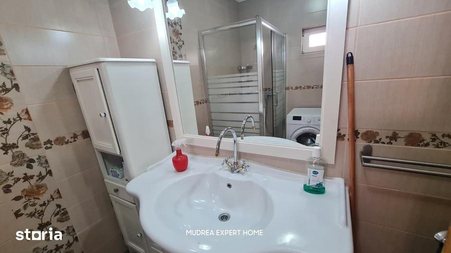 Casă cu 3 camere cu Teren 400 Mp în Central