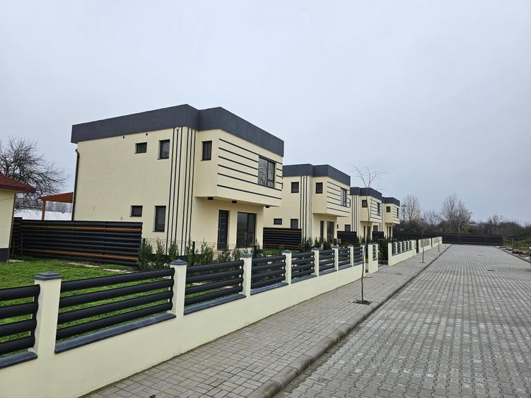 Casă individuală cu 4 camere cu Canalizare în Nord