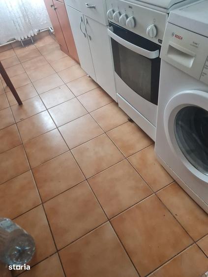 Apartament cu 2 camere decomandat în Podu Roș