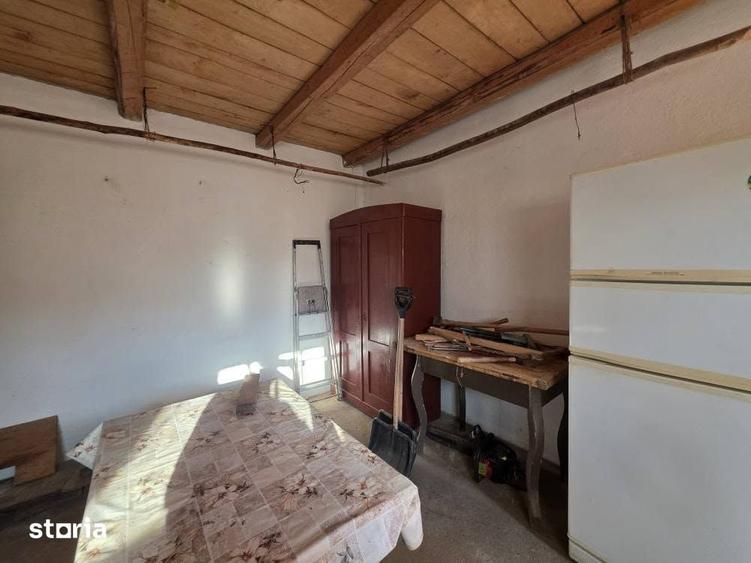 Casă cu 4 camere cu Teren 1190 Mp în Cetariu