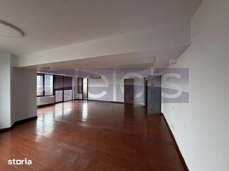 Apartament cu 3 camere în Vitan