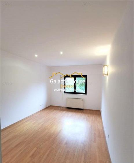 Casă individuală cu 7 camere cu Teren 460 Mp în Băneasa