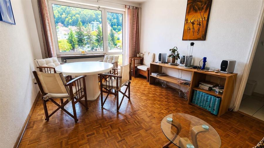 Apartament cu 3 camere semidecomandat, mobilat în Centrul Istoric