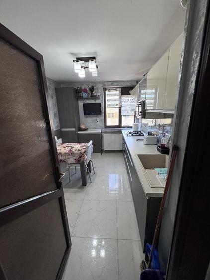 Apartament cu 4 camere decomandat în Exercițiu