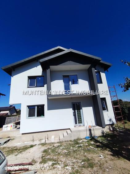 Casă cu 4 camere cu Teren 308 Mp în Moșoaia