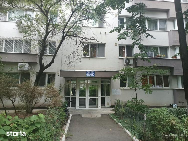 Apartament cu 3 camere semidecomandat în Drumul Taberei