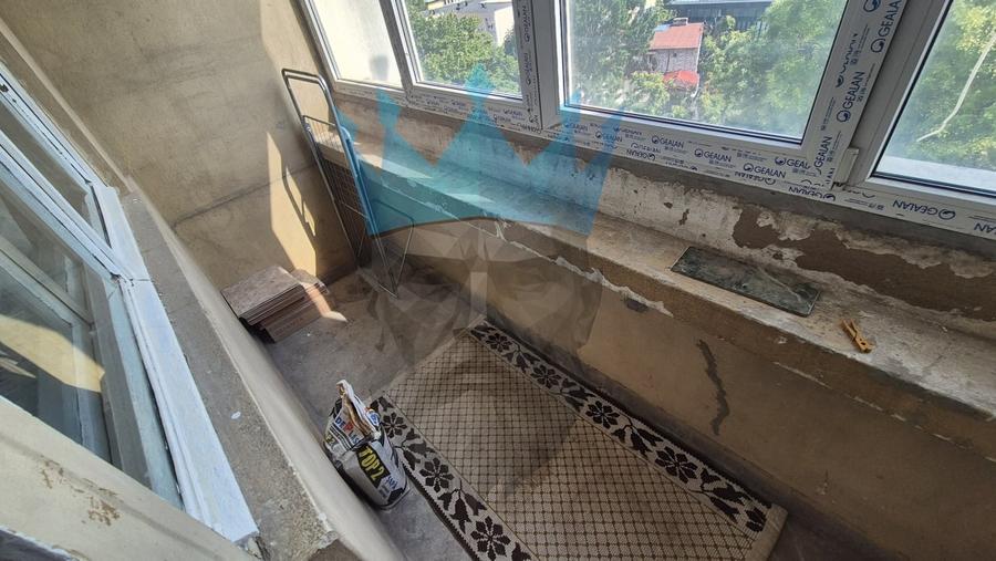 Apartament cu 3 camere decomandat, mobilat în P-ța Unirii