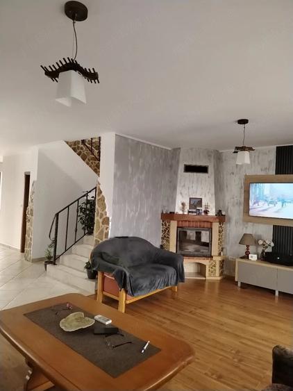 Casă cu 4 camere cu Teren 482 Mp în Ambud